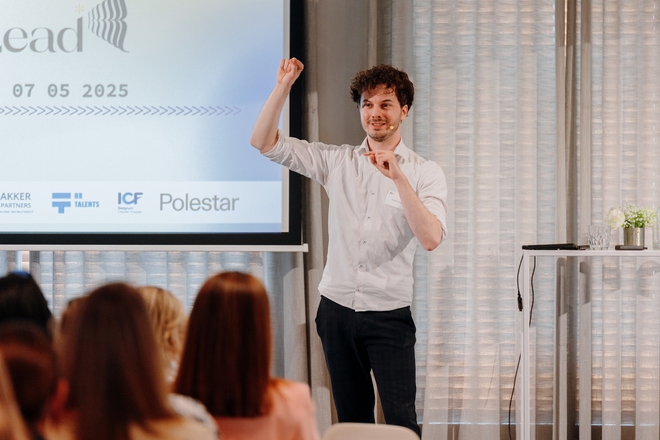 Thomas Winters speaking at the CHRO Day (House of Executives).