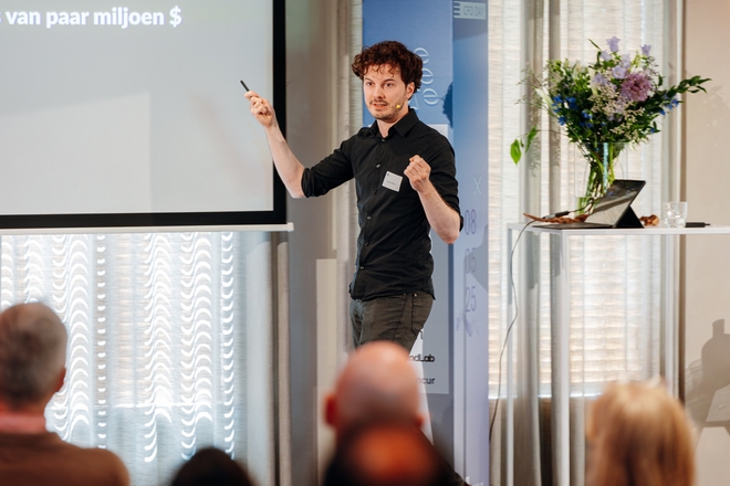 Thomas Winters speaking at the CFO Day (House of Executives).